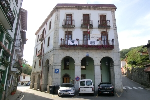 Casa consistorial, Ea.